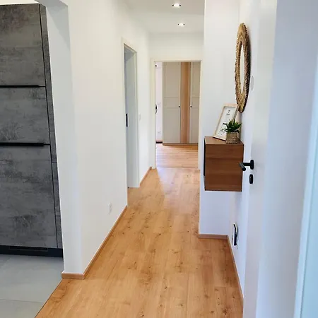 Lejlighed Zur Roemischen Weinstrasse Kenn