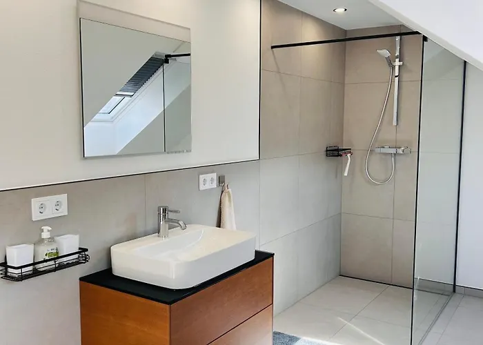 Zur Roemischen Weinstrasse