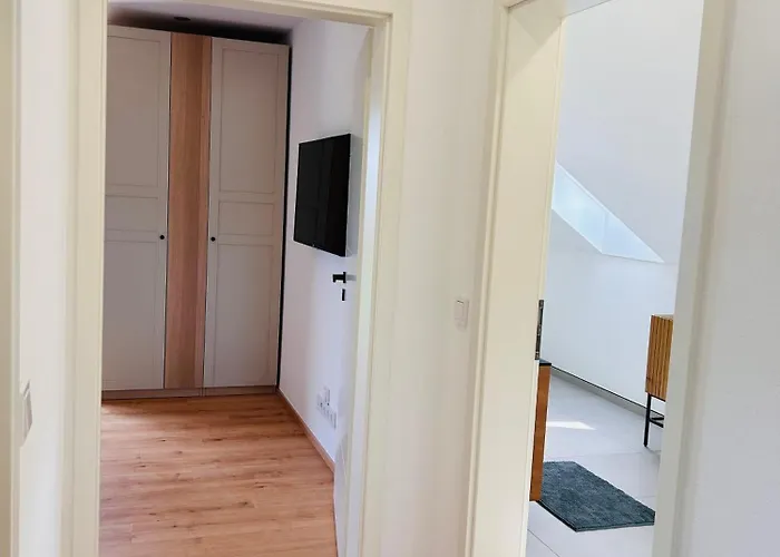 Zur Roemischen Weinstrasse *