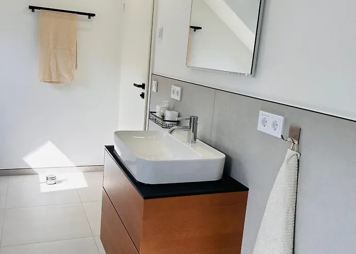 Zur Roemischen Weinstrasse Apartamento Kenn